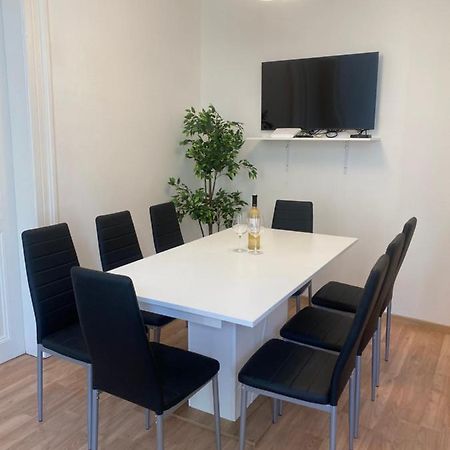 Designed Apartment Next To Vaclav Square With Terrace And Private Garage Prag Exterior foto