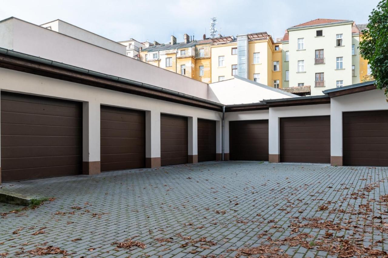 Designed Apartment Next To Vaclav Square With Terrace And Private Garage Prag Exterior foto