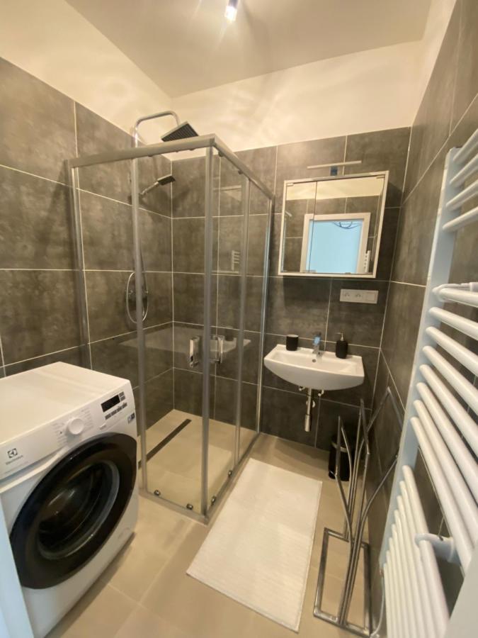 Designed Apartment Next To Vaclav Square With Terrace And Private Garage Prag Exterior foto
